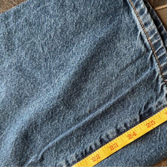 Lane Bryant Mid-Rise Signature Fit Relaxed Straight Leg Jeans - Picture 5 of 7